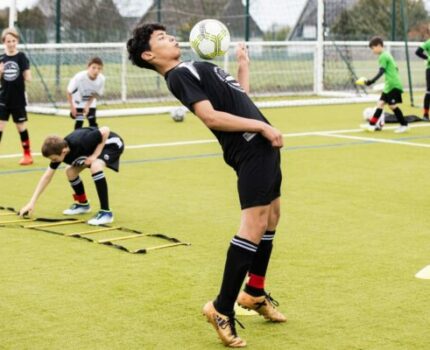 Perfectionnement-foot-camp-600x400
