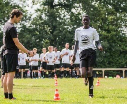 Perfectionnement-foot-camp-600x400