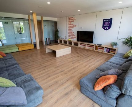 installations-non-sportives-kaptiva-sports-academy-stage-foot